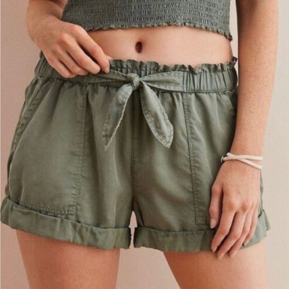 Aerie army green camp shorts: - Picture 1 of 5